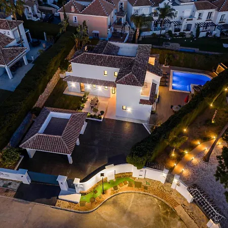 Villa Vacation I Lina, Golf Valley, Private Heated Pool, Jacuzzi, Close To The Marina Marbella